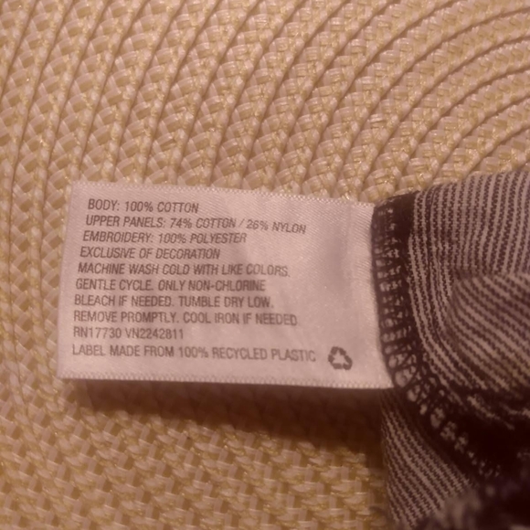 Liz Lange Maternity Size S Sleeveless Embroidered Top - Picture 4 of 4